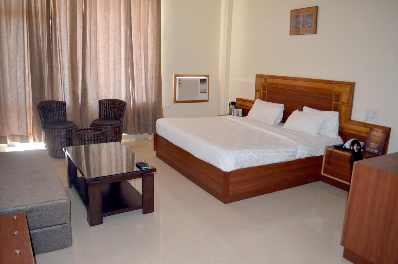Capital O 4747 Imperial Hotel Katra كاترا المظهر الخارجي الصورة